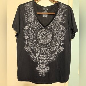 Time and Tru Black Mandala Graphic Tee size 16/18